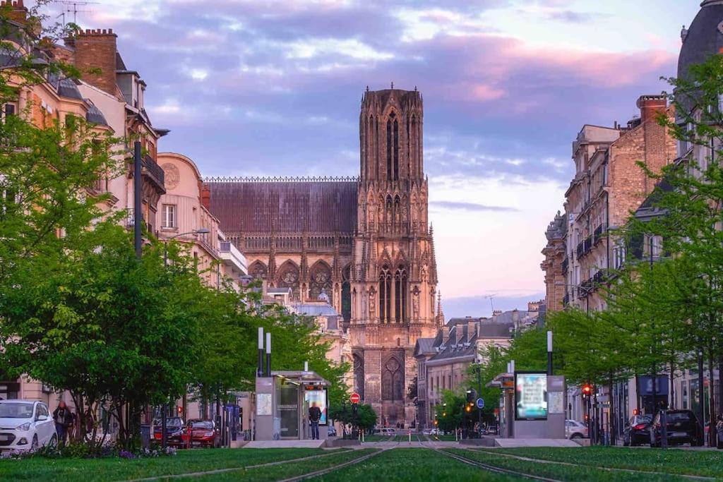 Joli Appartement, Le Bouchon Remois, Centre Ville Reims Esterno foto